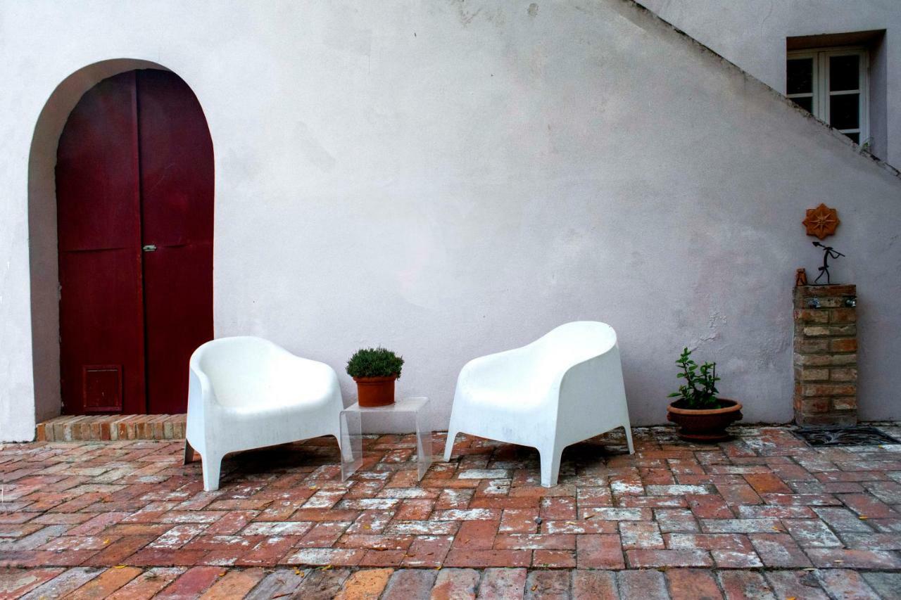 Bb Gli Aristogatti Bed & Breakfast Ghizzano Exterior foto
